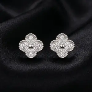 Van Cleef & Arpels, Vintage Alhambra Sparkle earrings