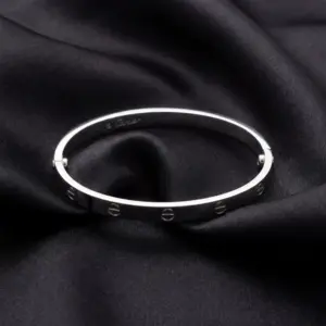 Cartier LOVE bracelet, medium model